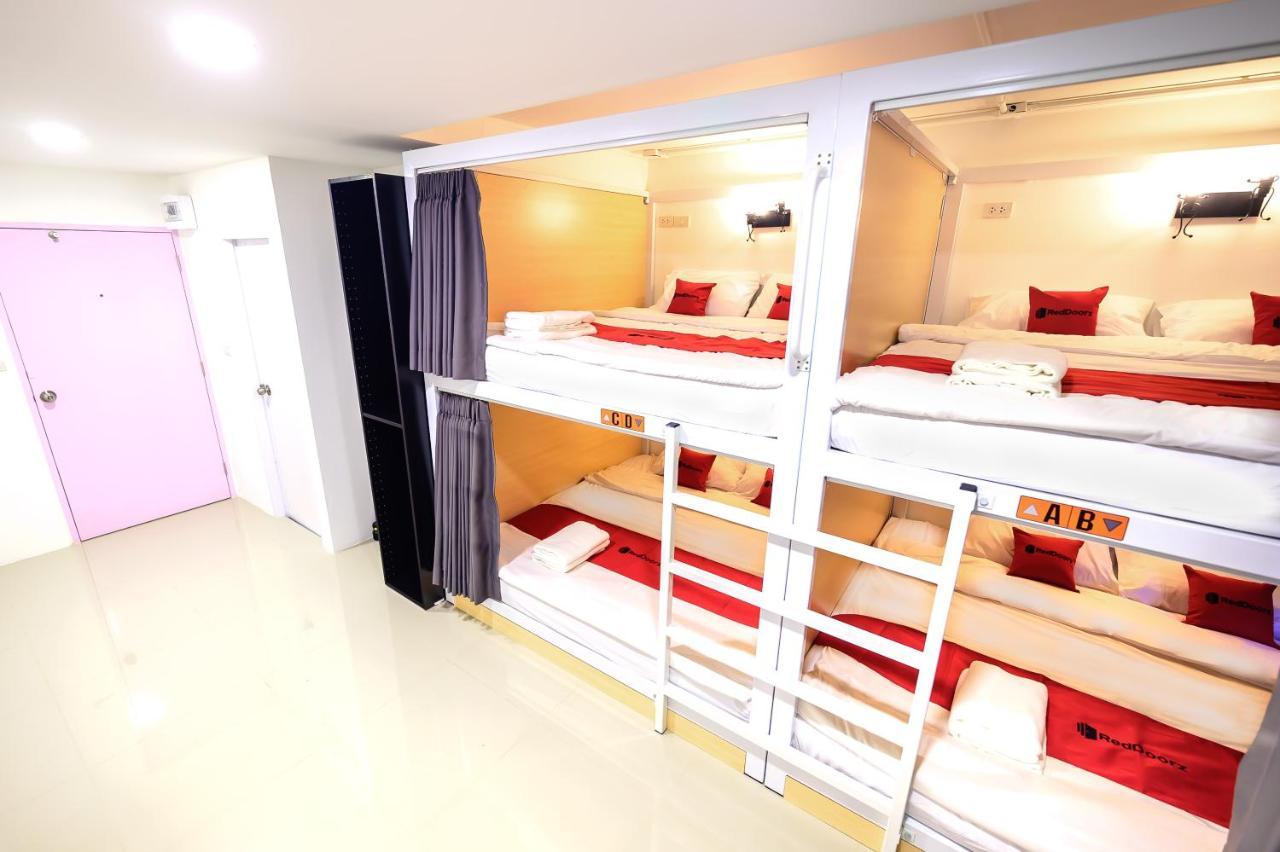 The Living Block Hotell Bangkok Exteriör bild