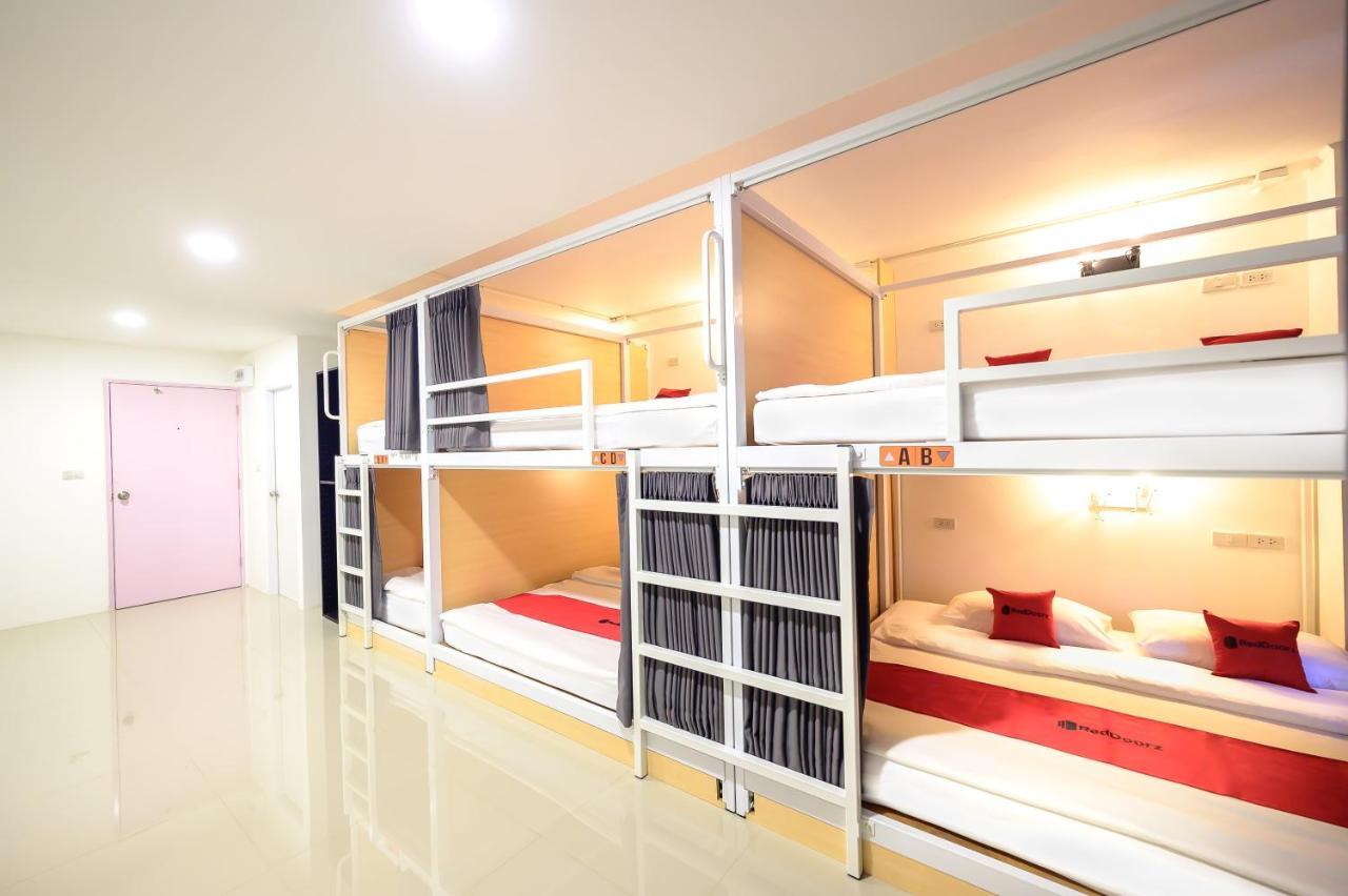 The Living Block Hotell Bangkok Exteriör bild