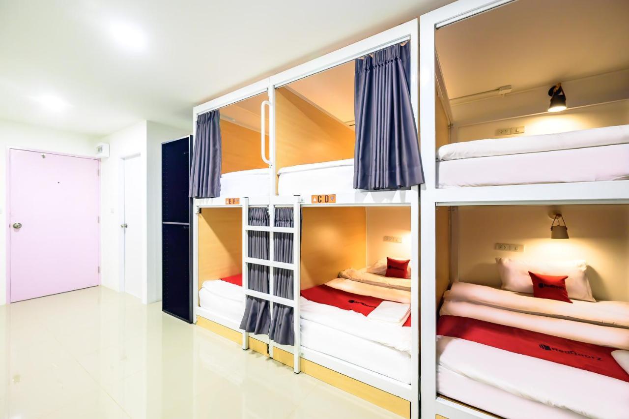The Living Block Hotell Bangkok Exteriör bild
