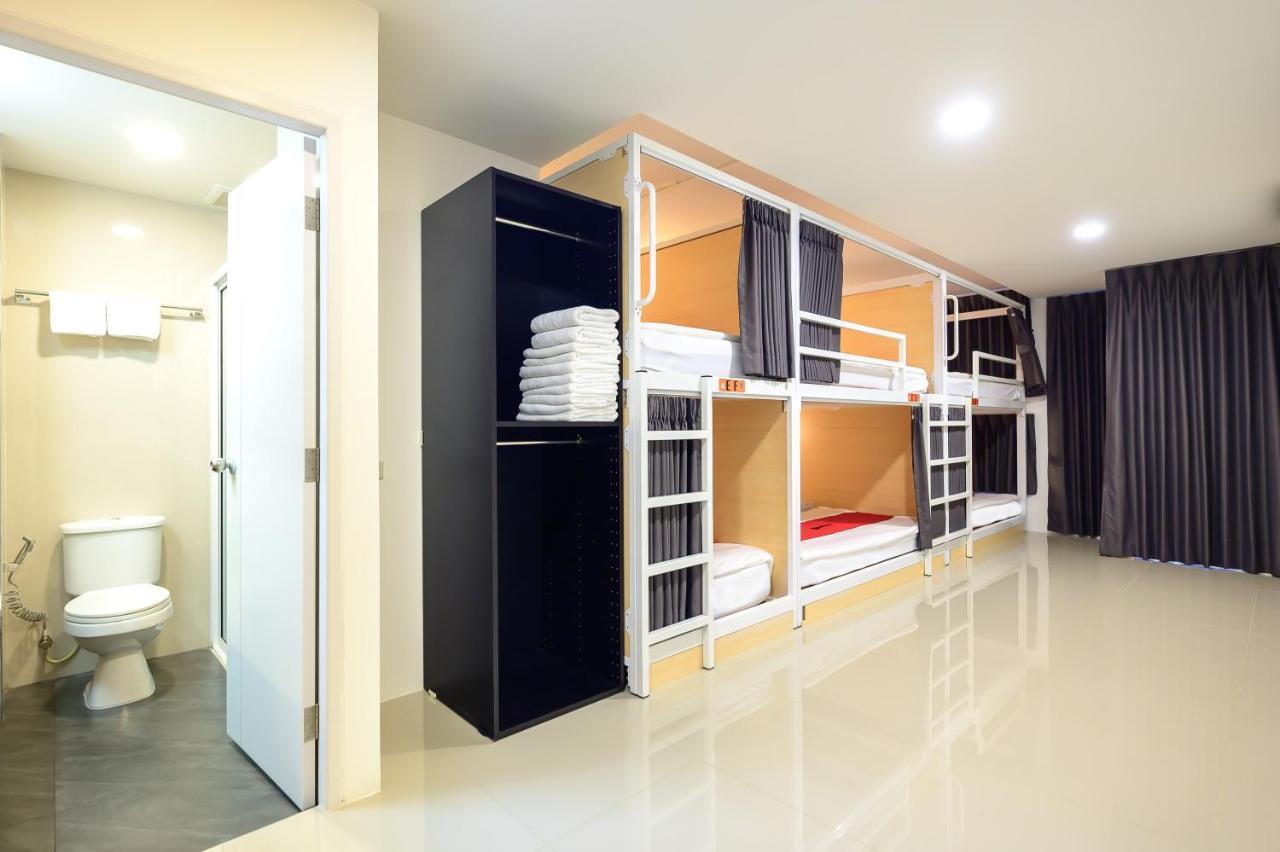 The Living Block Hotell Bangkok Exteriör bild